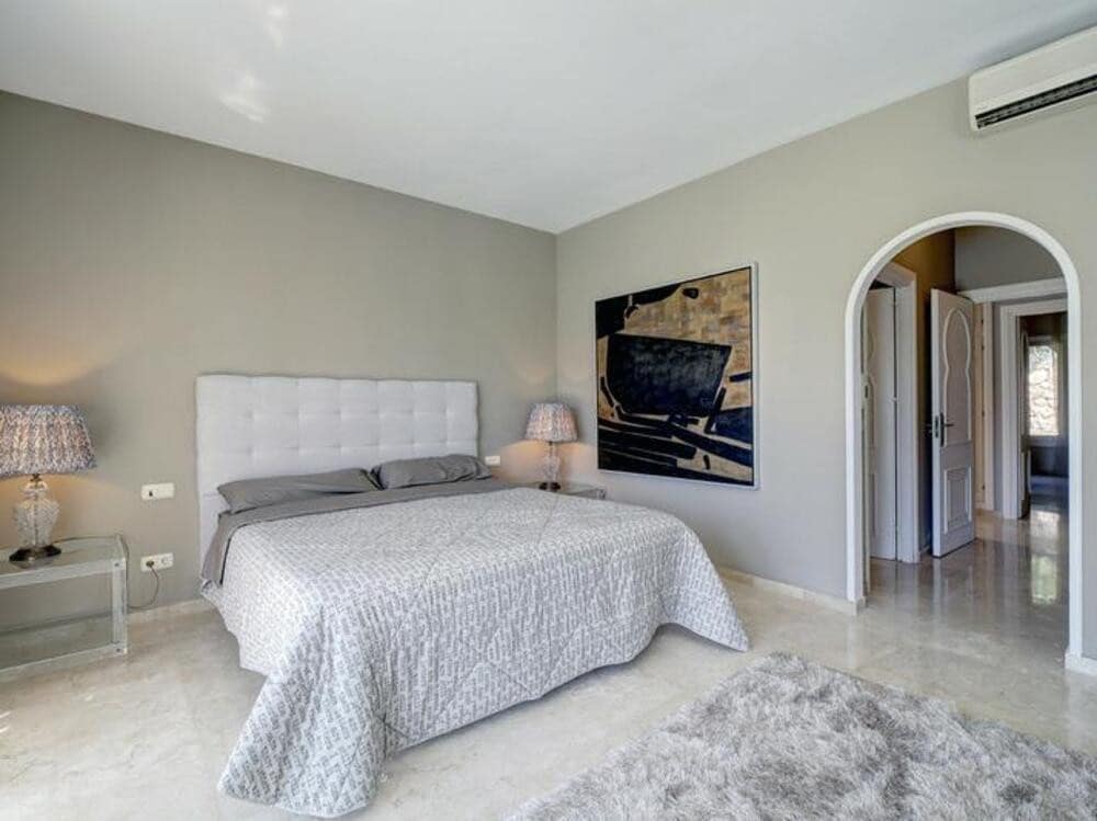 4 camera da letto Villa da affittare in El Paraiso con piscina garage - 8.500 € (Rif: 9679365)