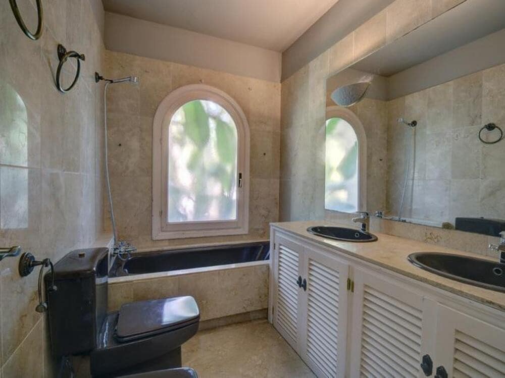 4 camera da letto Villa da affittare in El Paraiso con piscina garage - 8.500 € (Rif: 9679365)