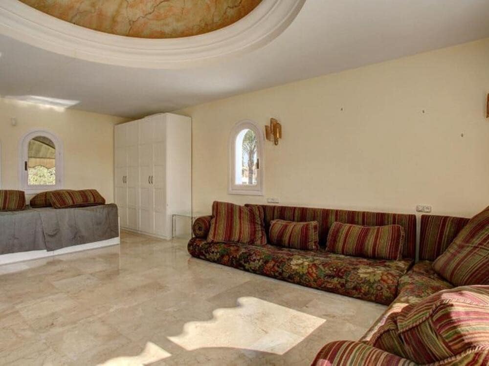 4 camera da letto Villa da affittare in El Paraiso con piscina garage - 8.500 € (Rif: 9679365)