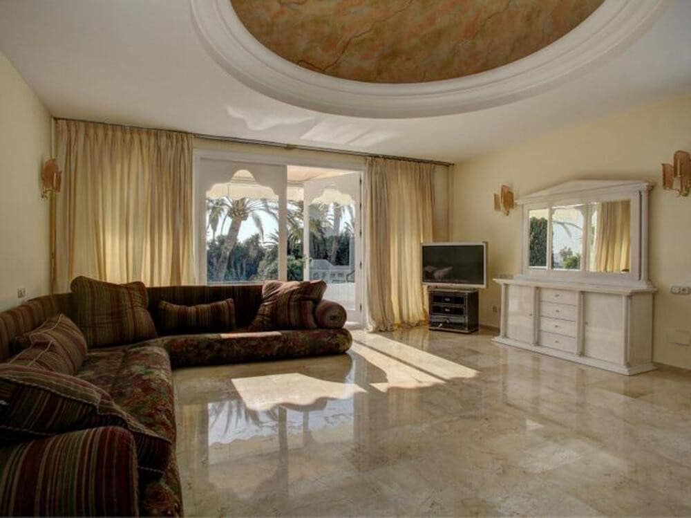 4 camera da letto Villa da affittare in El Paraiso con piscina garage - 8.500 € (Rif: 9679365)