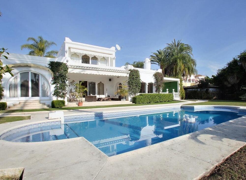 4 camera da letto Villa da affittare in El Paraiso con piscina garage - 8.500 € (Rif: 9679365)