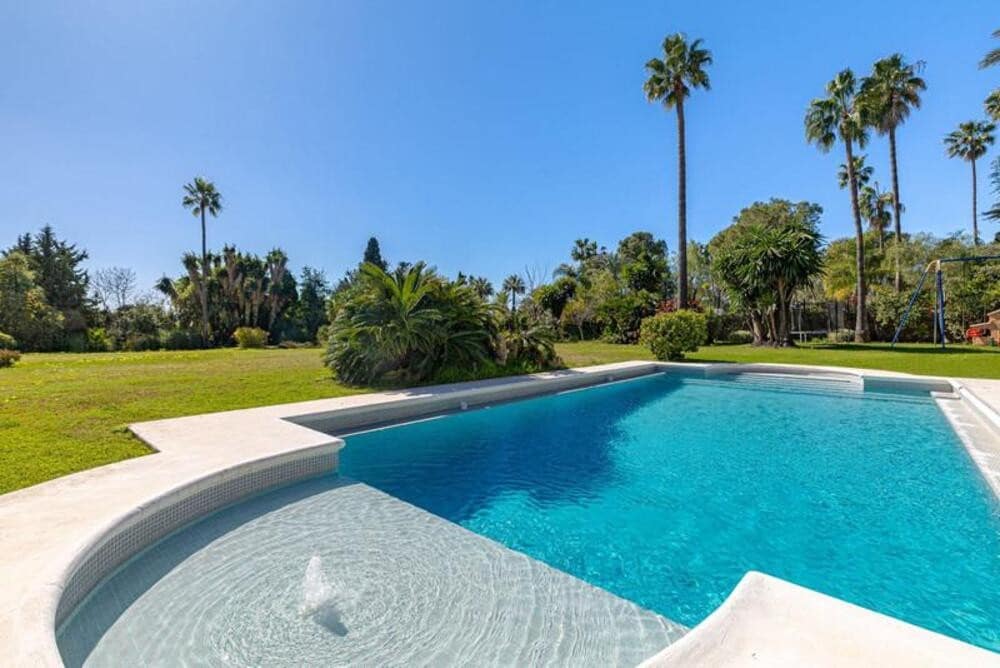 4 slaapkamer Villa te huur in El Paraiso met zwembad garage - € 8.500 (Ref: 9679365)