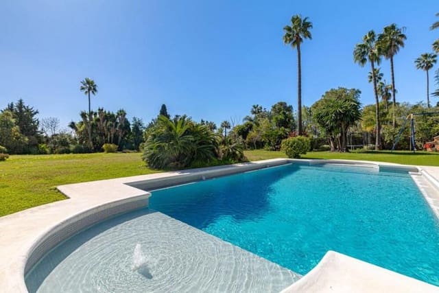 4 makuuhuone Huvila vuokrattavana paikassa El Paraiso, Estepona mukana uima-altaan 
autotalli - 7 500 € (Ref: 9679365)