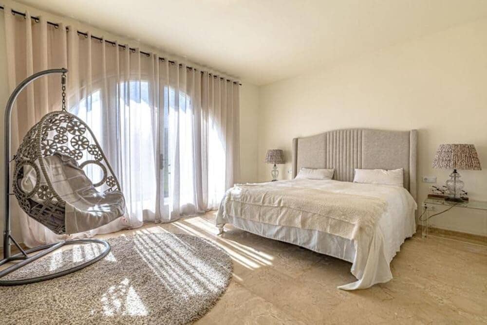 4 slaapkamer Villa te huur in El Paraiso met zwembad garage - € 8.500 (Ref: 9679365)