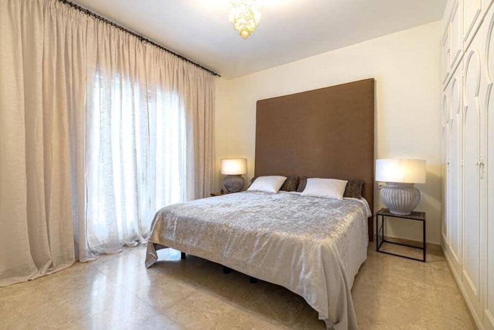 4 slaapkamer Villa te huur in El Paraiso met zwembad garage - € 8.500 (Ref: 9679365)