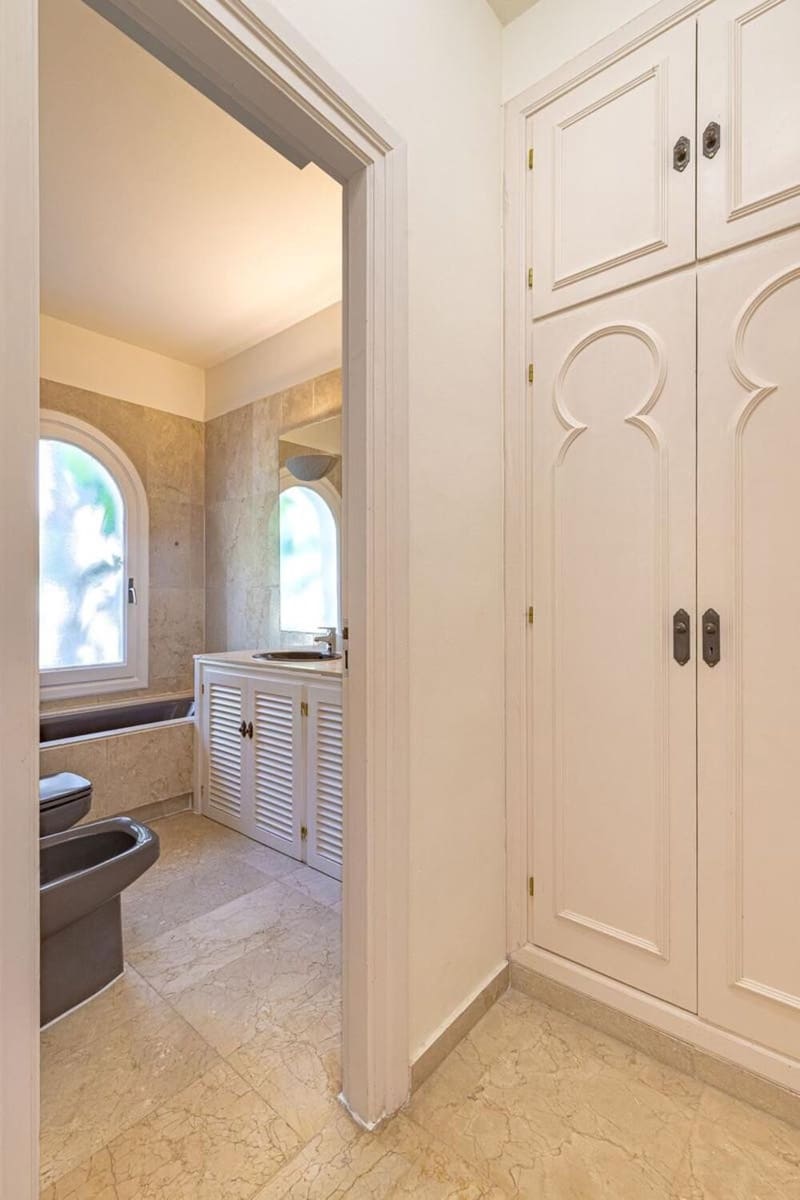 4 slaapkamer Villa te huur in El Paraiso met zwembad garage - € 8.500 (Ref: 9679365)