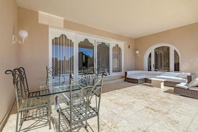 4 Zimmer Villa zu vermieten in El Paraiso, Estepona mit Pool Garage - 8.500 € (Ref: 9679365)