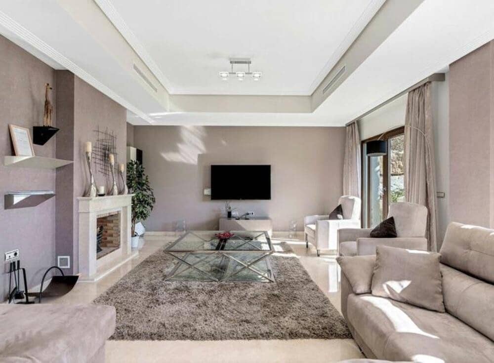 4 quarto Moradia para arrendar em Benahavis com piscina garagem - 8 400 € (Ref: 9685886)