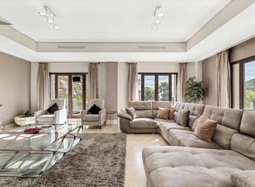 4 quarto Moradia para arrendar em Benahavis com piscina garagem - 8 400 € (Ref: 9685886)