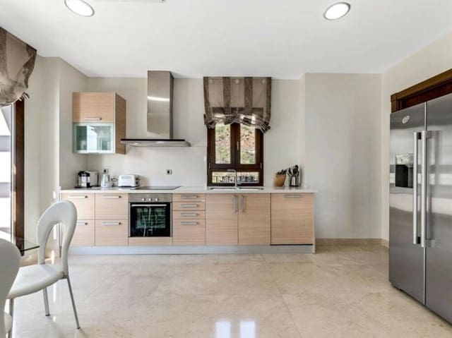 4 quarto Moradia para arrendar em Benahavís pueblo, Benahavís com piscina garagem - 8 400 € (Ref: 9685886)