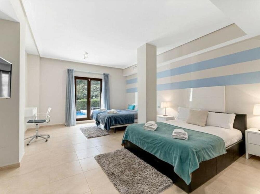4 soverom Villa til leie i Benahavis med svømmebasseng garasje - € 7 750 (Ref: 9685886)