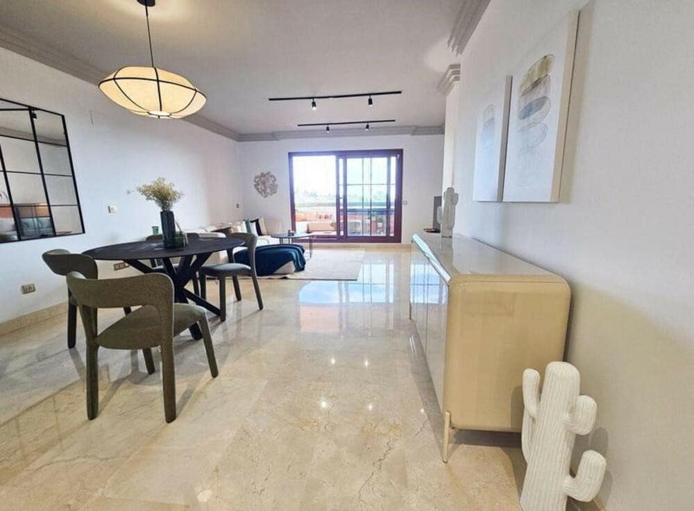 Appartement de 2 chambres à louer à Benahavis avec piscine garage - 2 500 € (Ref: 9685887)