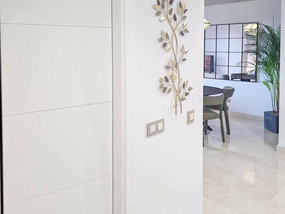 Appartement de 2 chambres à louer à Benahavis avec piscine garage - 2 500 € (Ref: 9685887)