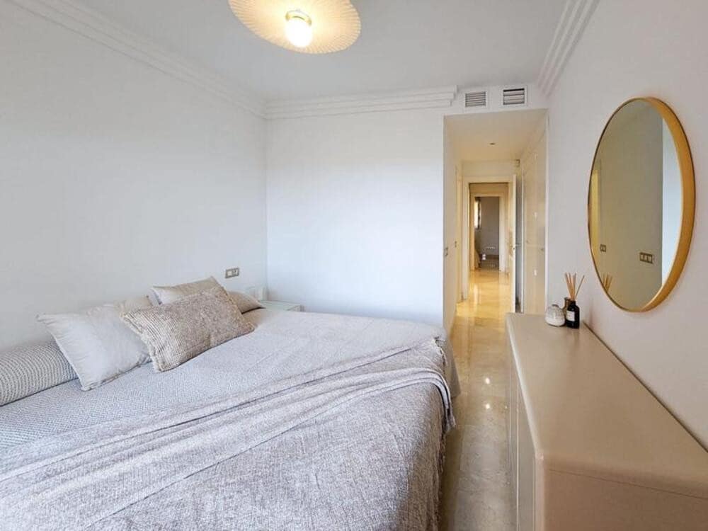 Appartement de 2 chambres à louer à Benahavis avec piscine garage - 2 500 € (Ref: 9685887)