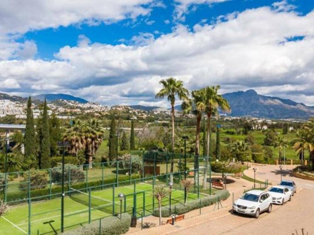 Appartement de 2 chambres à louer à Benahavis avec piscine garage - 2 500 € (Ref: 9685887)