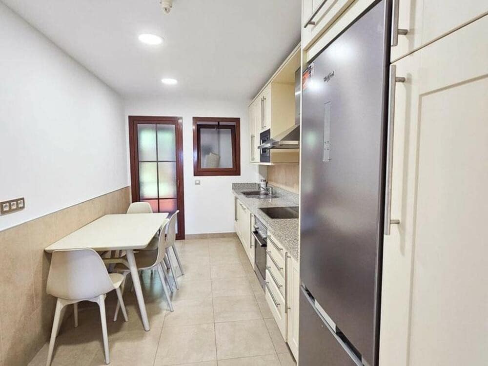 Appartement de 2 chambres à louer à Benahavis avec piscine garage - 2 500 € (Ref: 9685887)