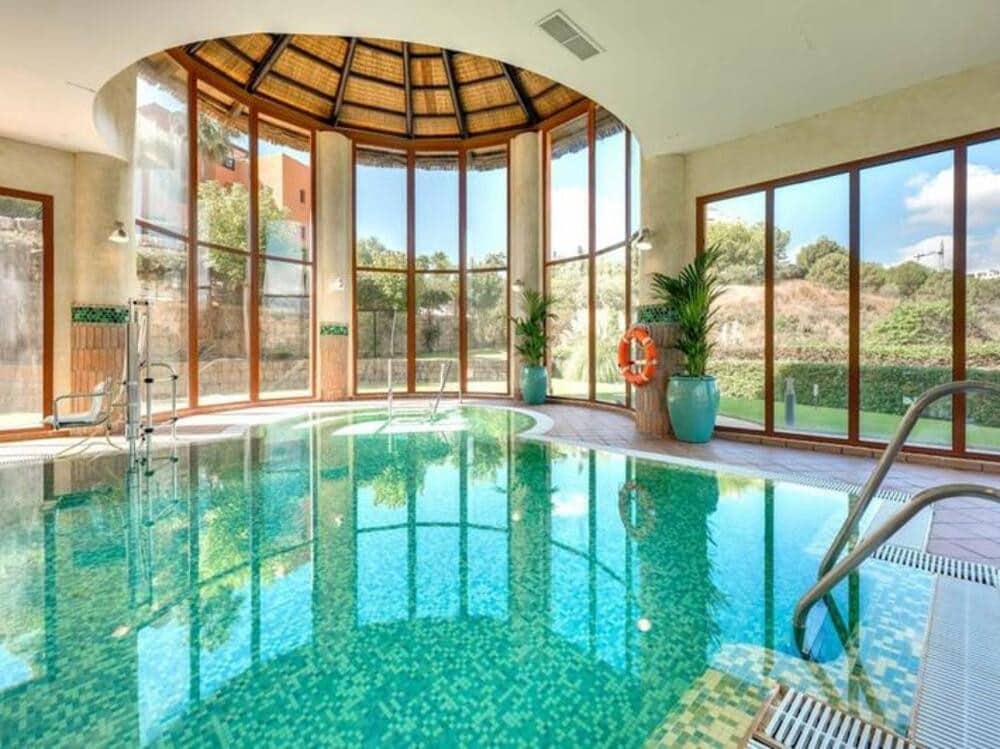 Appartement de 2 chambres à louer à Benahavis avec piscine garage - 2 500 € (Ref: 9685887)