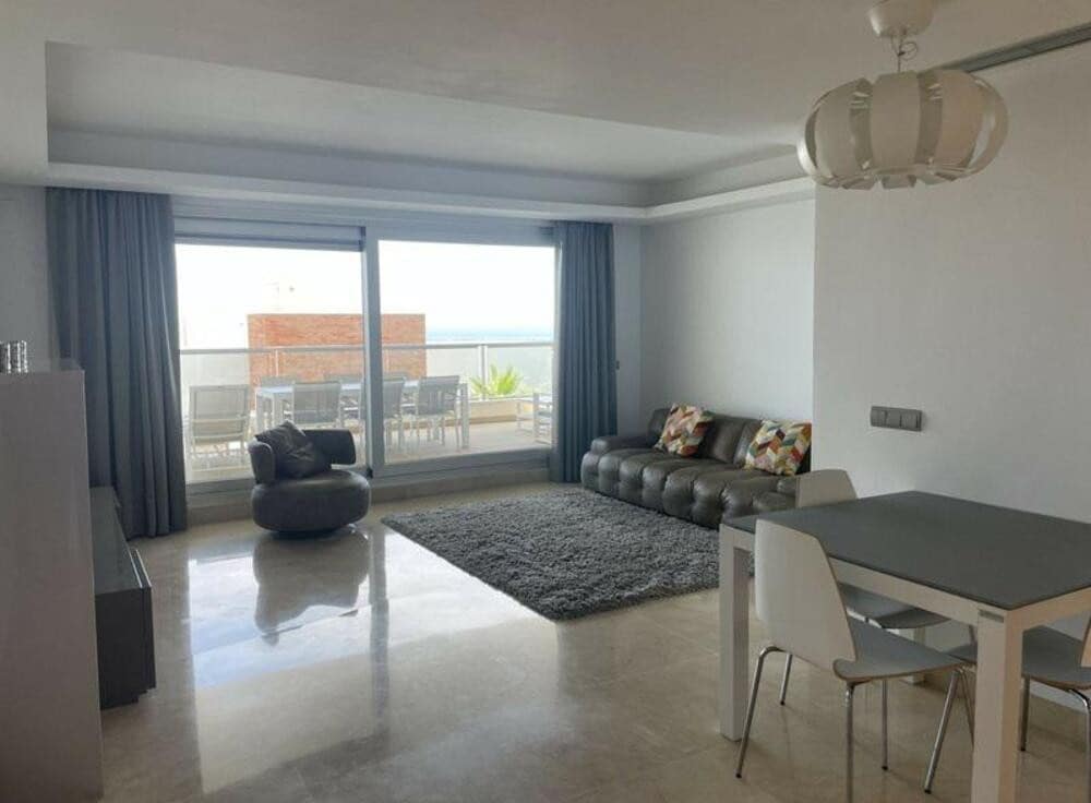 Apartamento de 2 habitaciones en Los Arqueros en alquiler con piscina garaje - 2.700 € (Ref: 9685888)
