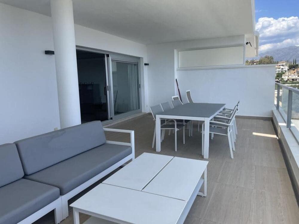 Apartamento de 2 habitaciones en Los Arqueros en alquiler con piscina garaje - 2.700 € (Ref: 9685888)