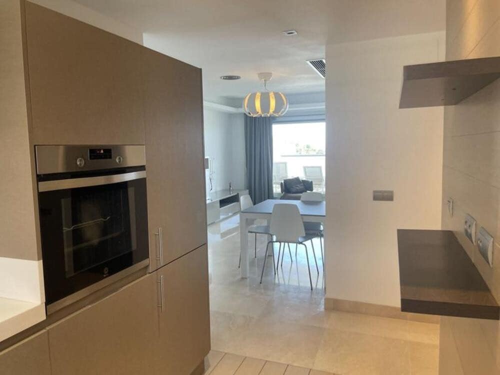 Apartamento de 2 habitaciones en Los Arqueros en alquiler con piscina garaje - 2.700 € (Ref: 9685888)