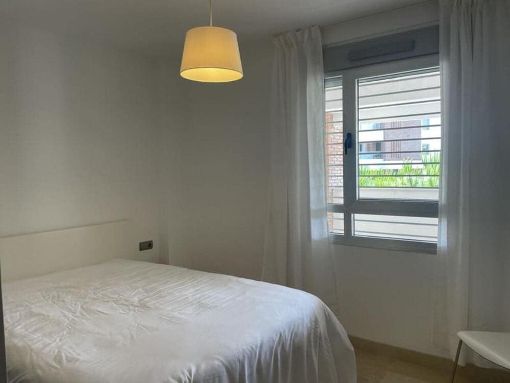 Apartamento de 2 habitaciones en Los Arqueros en alquiler con piscina garaje - 2.700 € (Ref: 9685888)