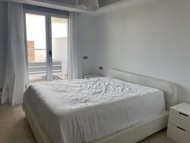 Apartamento de 2 habitaciones en Los Arqueros, Benahavís en alquiler con piscina garaje - 2.700 € (Ref: 9685888)