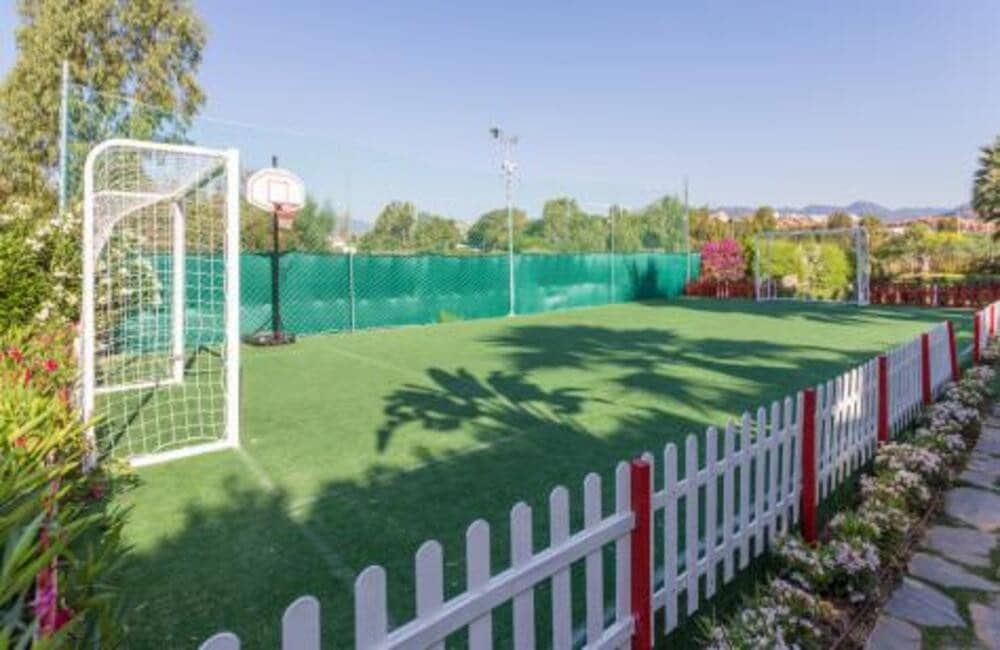 Ático de 3 habitaciones en Guadalmina en alquiler con piscina garaje - 2.650 € (Ref: 9689904)