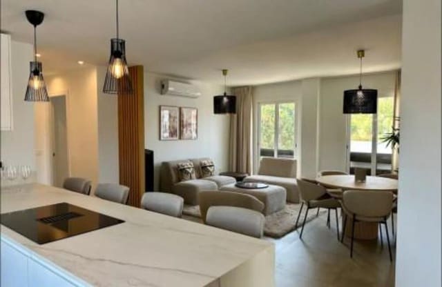 4 sypialnia Penthouse do wynajęcia w Nueva Andalucía Centro, Marbella z basenem garażem - 5 000 € (Ref: 9689906)