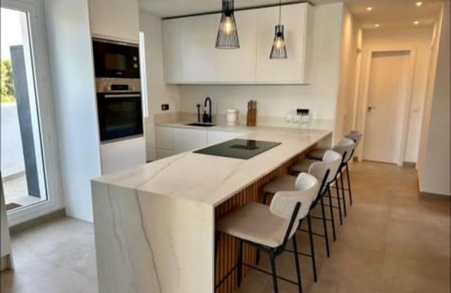 4 sypialnia Penthouse do wynajęcia w Nueva Andalucía Centro, Marbella z basenem garażem - 5 000 € (Ref: 9689906)