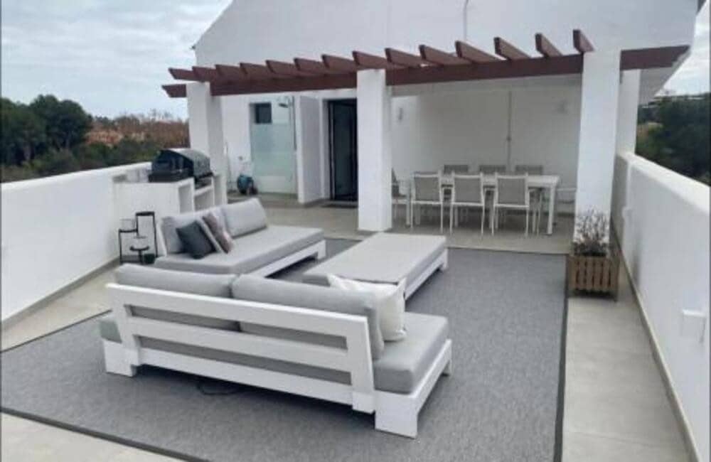 4 sypialnia Penthouse do wynajęcia w Marbella z basenem garażem - 5 000 € (Ref: 9689906)