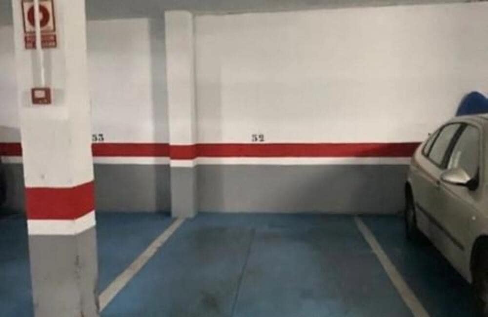 4 sypialnia Penthouse do wynajęcia w Marbella z basenem garażem - 5 000 € (Ref: 9689906)