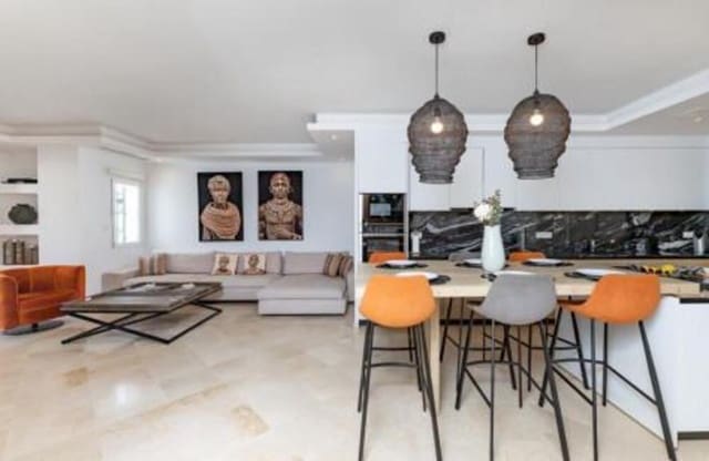 Apartamento de 3 habitaciones en Puerto Banus, Marbella en alquiler con piscina garaje - 4.500 € (Ref: 9689907)