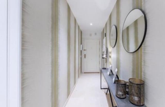 Apartamento de 3 habitaciones en Puerto Banus, Marbella en alquiler con piscina garaje - 4.500 € (Ref: 9689907)