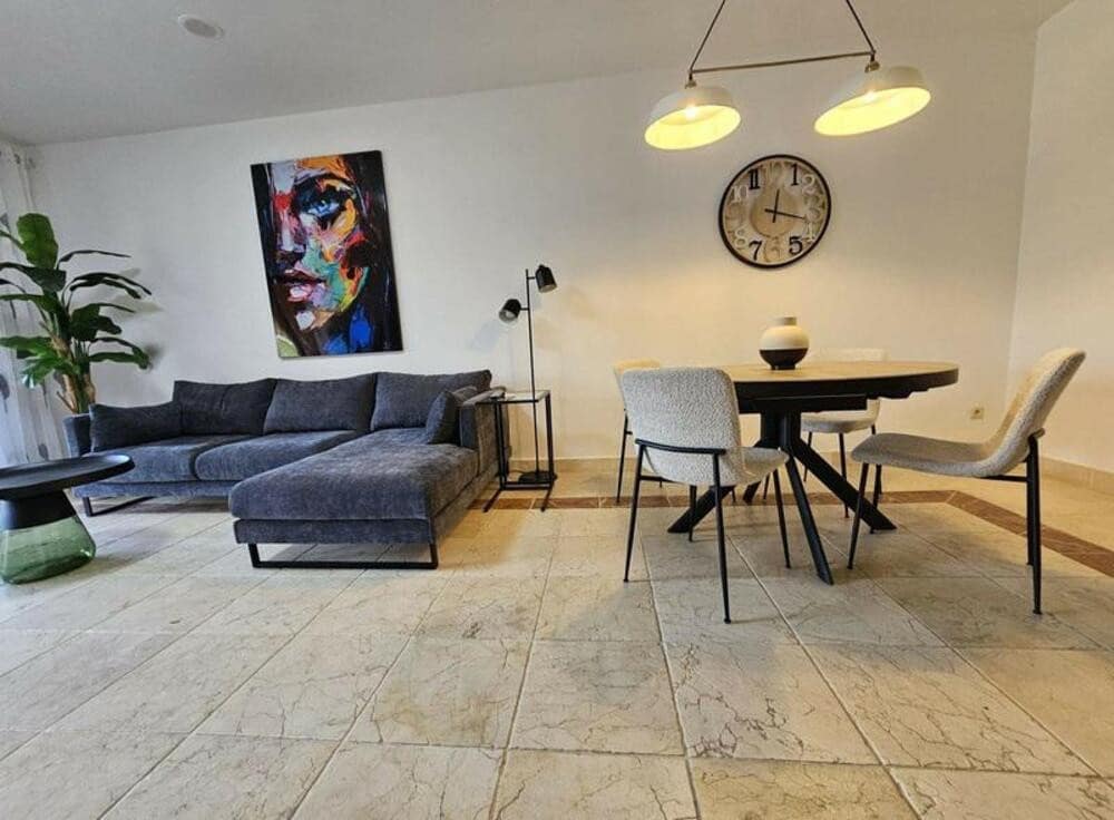 2 soveværelse Lejlighed til leje i Atalaya med swimmingpool garage - € 2.400 (Ref: 9689909)