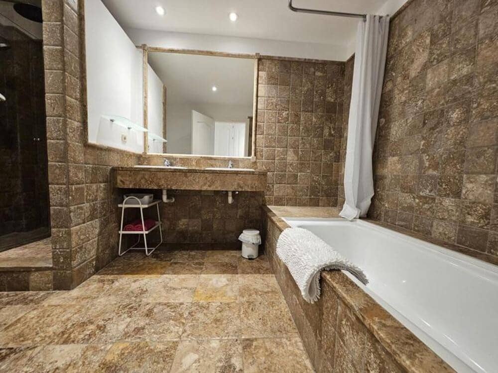 2 soveværelse Lejlighed til leje i Atalaya med swimmingpool garage - € 2.400 (Ref: 9689909)