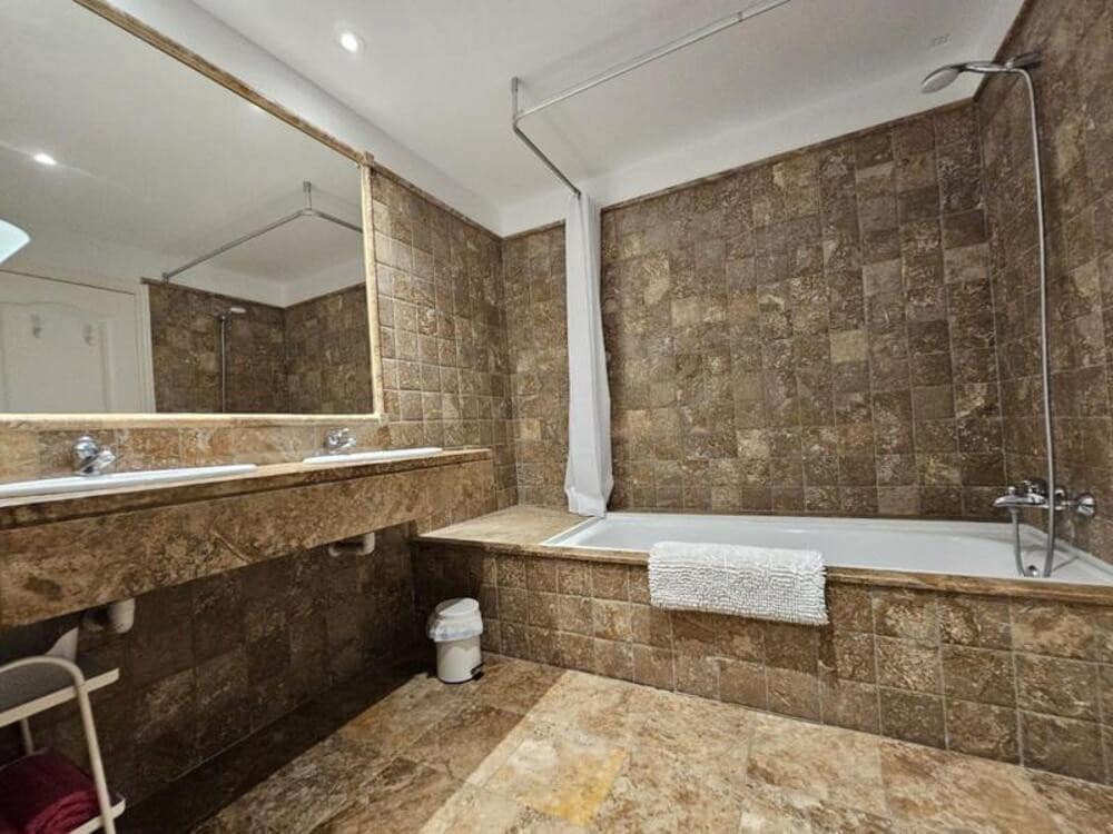 2 bedroom Apartment for rent in Atalaya with pool garage - € 2,400 (Ref: 9689909)
