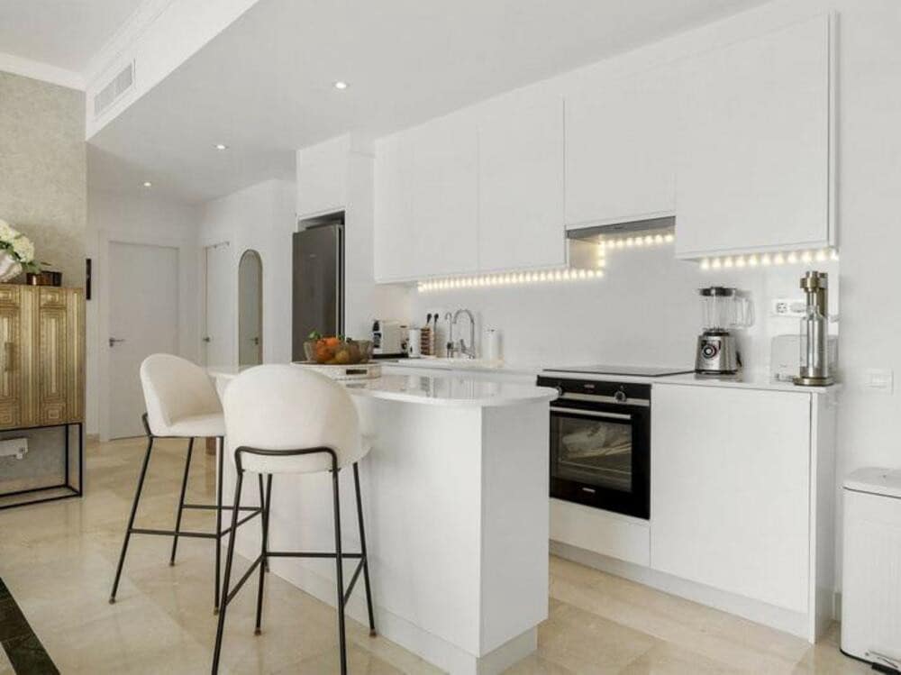 3 makuuhuone Kattohuoneisto myytävänä paikassa Benahavis mukana uima-altaan 
autotalli - 695 000 € (Ref: 9694584)