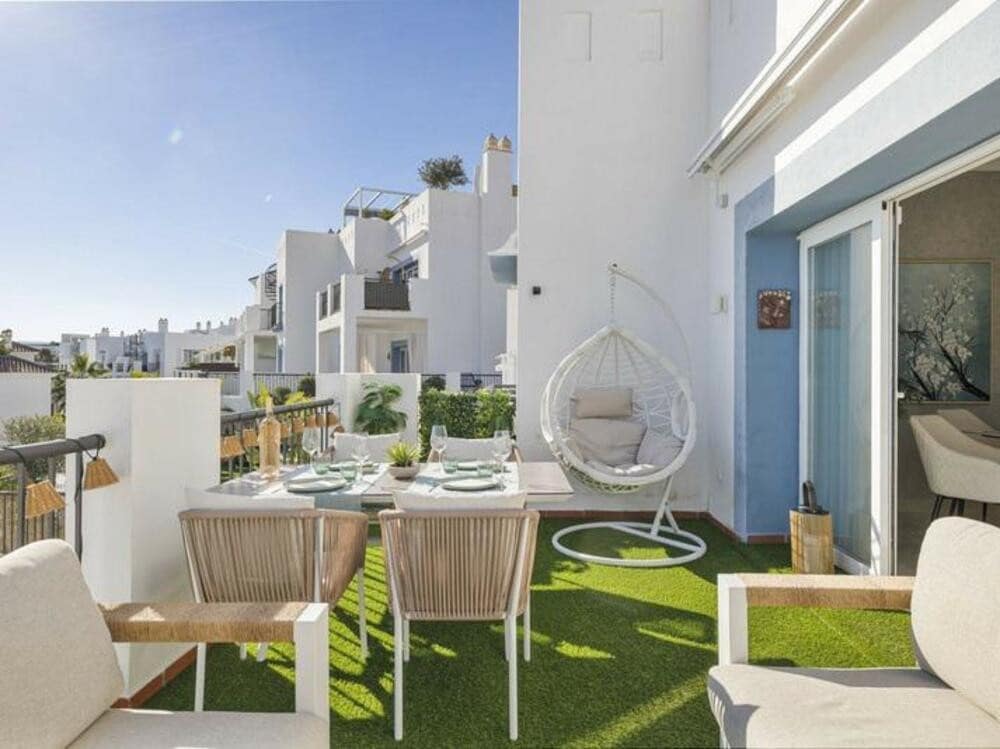 3 makuuhuone Kattohuoneisto myytävänä paikassa Benahavis mukana uima-altaan 
autotalli - 695 000 € (Ref: 9694584)