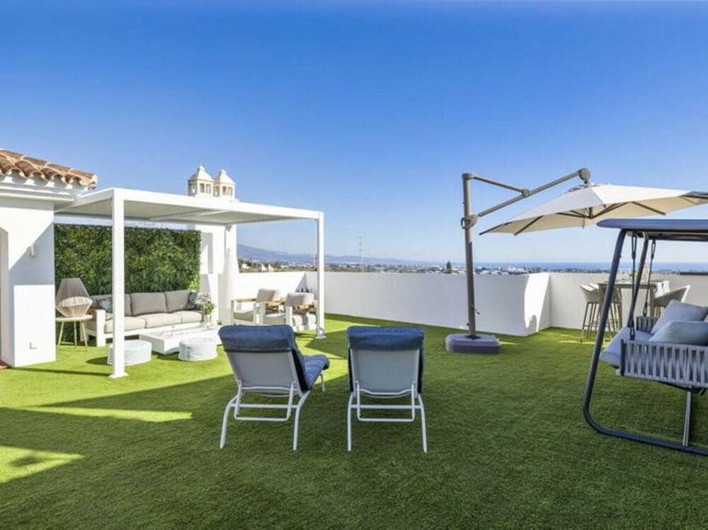 3 makuuhuone Kattohuoneisto myytävänä paikassa Benahavis mukana uima-altaan 
autotalli - 695 000 € (Ref: 9694584)