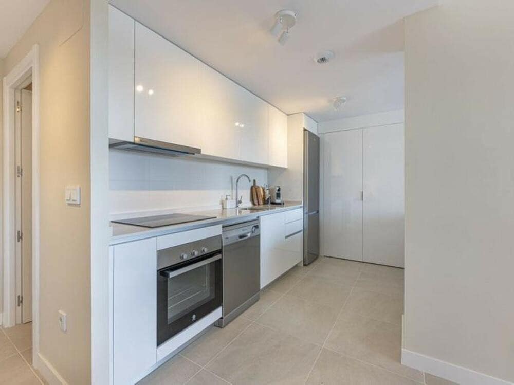 3 quarto Apartamento para arrendar em Estepona com piscina garagem - 2 500 € (Ref: 9694585)