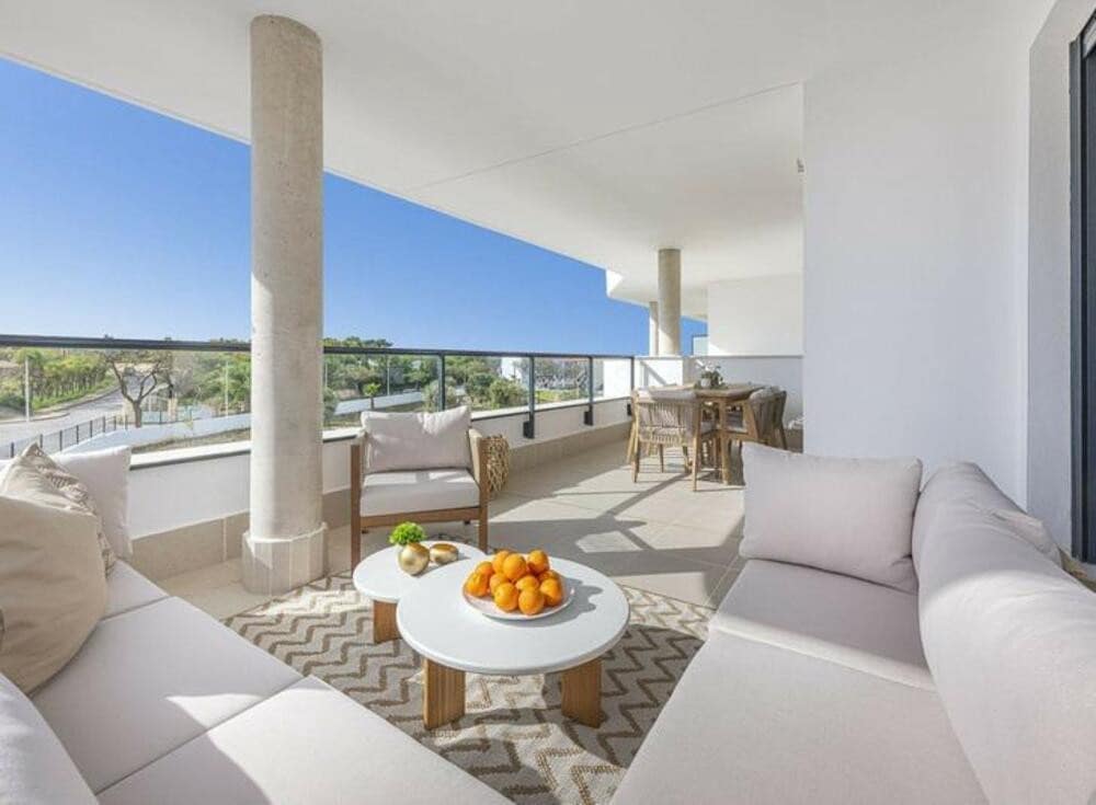 3 quarto Apartamento para arrendar em Estepona com piscina garagem - 2 500 € (Ref: 9694585)