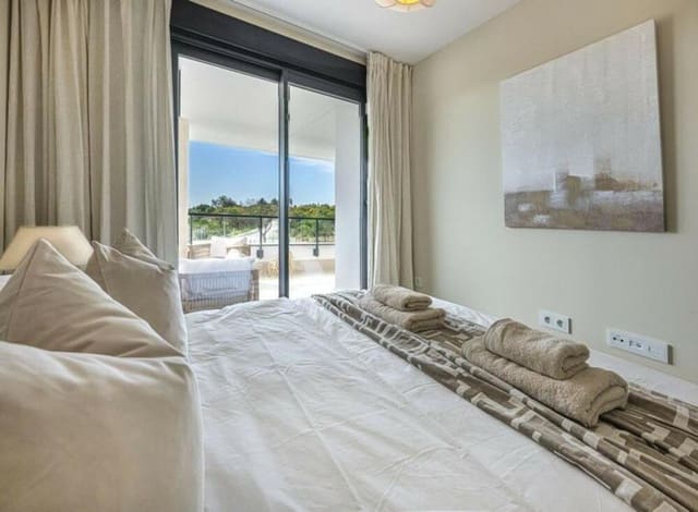 3 quarto Apartamento para arrendar em La Concha - Resina Golf, Estepona com piscina garagem - 2 500 € (Ref: 9694585)