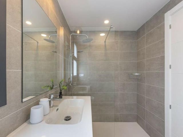 3 quarto Apartamento para arrendar em La Concha - Resina Golf, Estepona com piscina garagem - 2 500 € (Ref: 9694585)