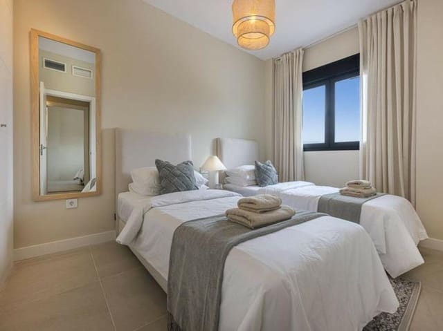 3 quarto Apartamento para arrendar em La Concha - Resina Golf, Estepona com piscina garagem - 2 500 € (Ref: 9694585)