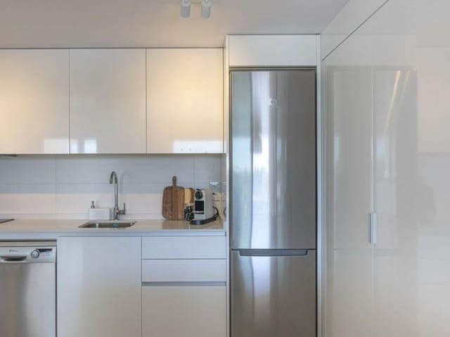 3 quarto Apartamento para arrendar em La Concha - Resina Golf, Estepona com piscina garagem - 2 500 € (Ref: 9694585)