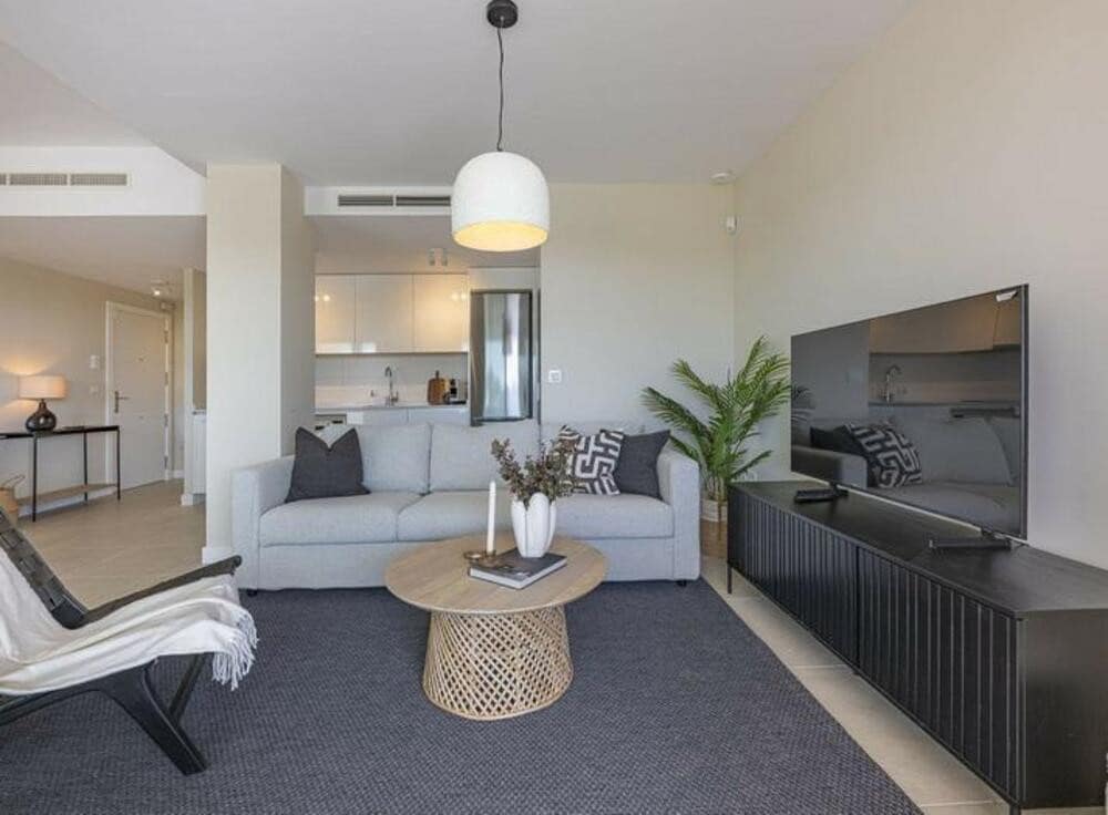 3 quarto Apartamento para arrendar em Estepona com piscina garagem - 2 500 € (Ref: 9694585)