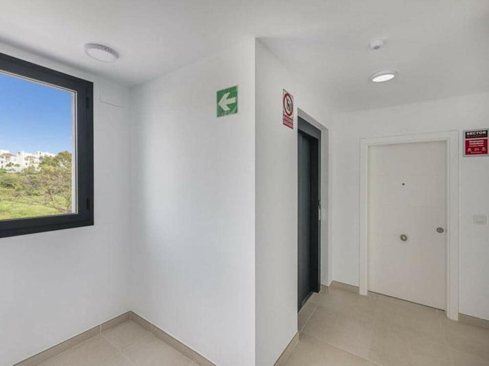 3 quarto Apartamento para arrendar em Estepona com piscina garagem - 2 500 € (Ref: 9694585)