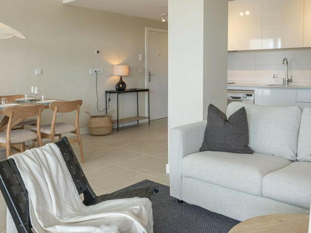 3 quarto Apartamento para arrendar em Estepona com piscina garagem - 2 500 € (Ref: 9694585)