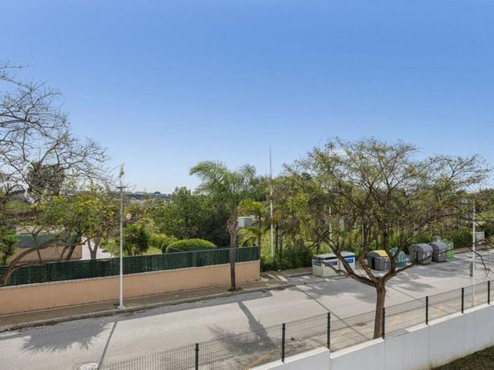 3 quarto Apartamento para arrendar em Estepona com piscina garagem - 2 500 € (Ref: 9694585)