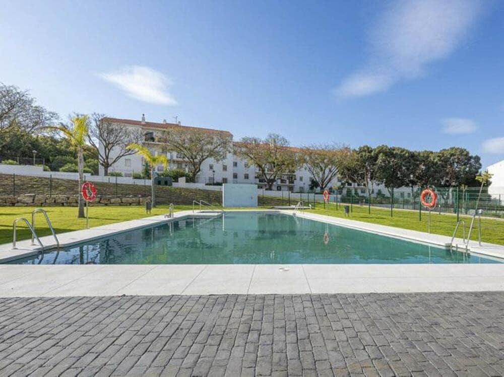 3 quarto Apartamento para arrendar em Estepona com piscina garagem - 2 500 € (Ref: 9694585)